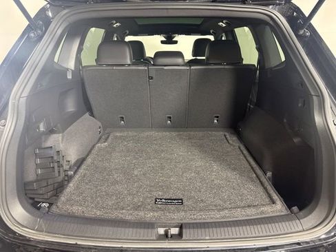 Certified 2023 Volkswagen Tiguan SE R-Line image 21