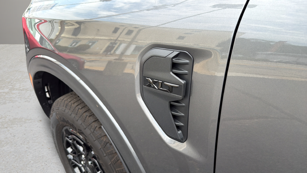 Used 2025 Ford Ranger XLT w/ Equipment Group 301A High AWD/4WD image 11