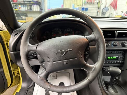 Used 2003 Ford Mustang Deluxe image 15