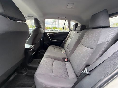 Used 2022 Toyota RAV4 XLE image 16