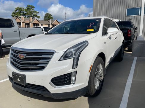 Used 2018 Cadillac XT5 Luxury w/ Driver Awareness Package FWD image 1