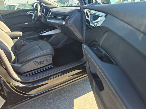 Used 2024 Audi Q4 e-tron Premium w/ Convenience Package image 10