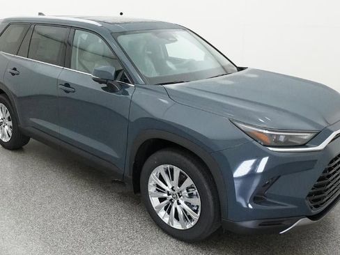 New 2026 Toyota Grand Highlander Platinum AWD/4WD image 13