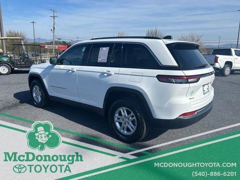 Used 2022 Jeep Grand Cherokee Laredo w/ Luxury Tech Group I AWD/4WD image 6