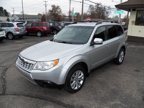 Used 2011 Subaru Forester 2.5X Premium w/ All-Weather Pkg image 7