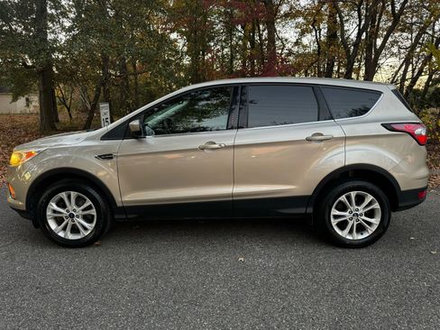 Used 2017 Ford Escape SE image 5