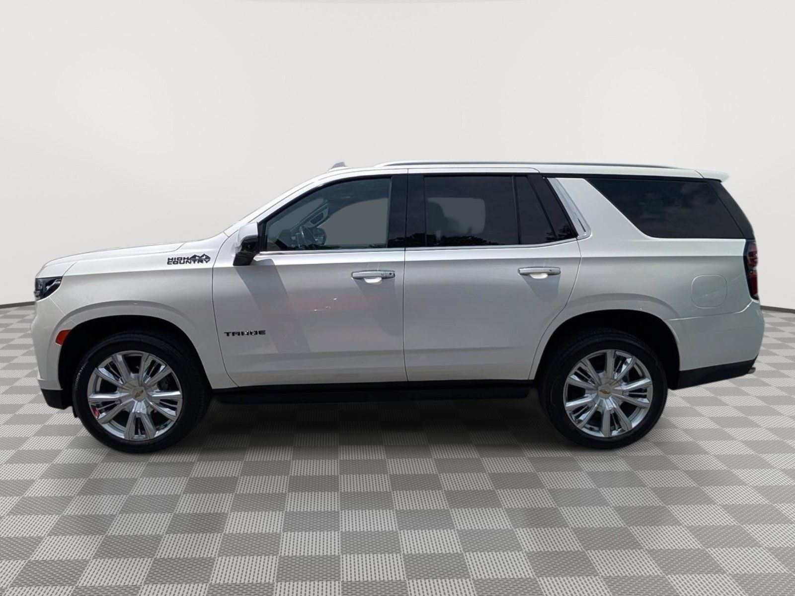 Used 2023 Chevrolet Tahoe High Country AWD/4WD image 2
