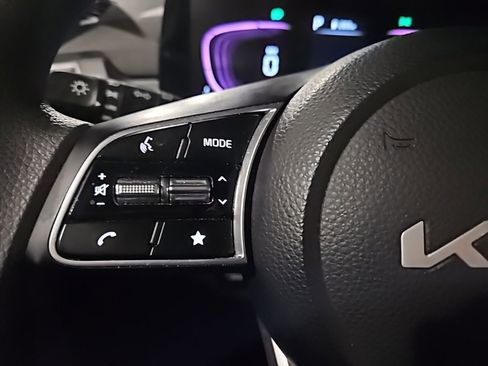 Certified 2024 Kia Seltos LX image 19