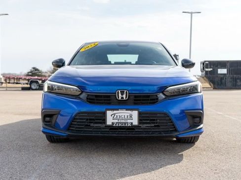Used 2024 Honda Civic Sport image 2