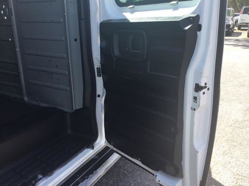 Used 2014 GMC Savana 2500 RWD image 35