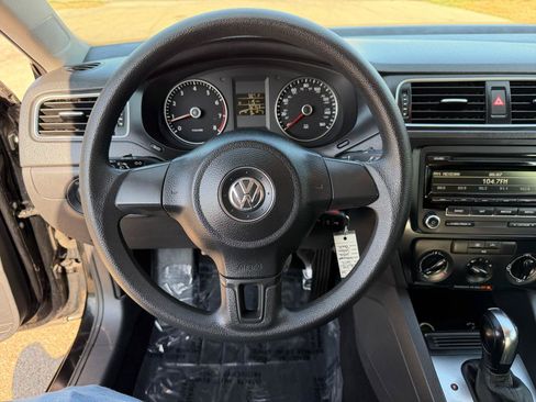 Used 2014 Volkswagen Jetta SE FWD image 14