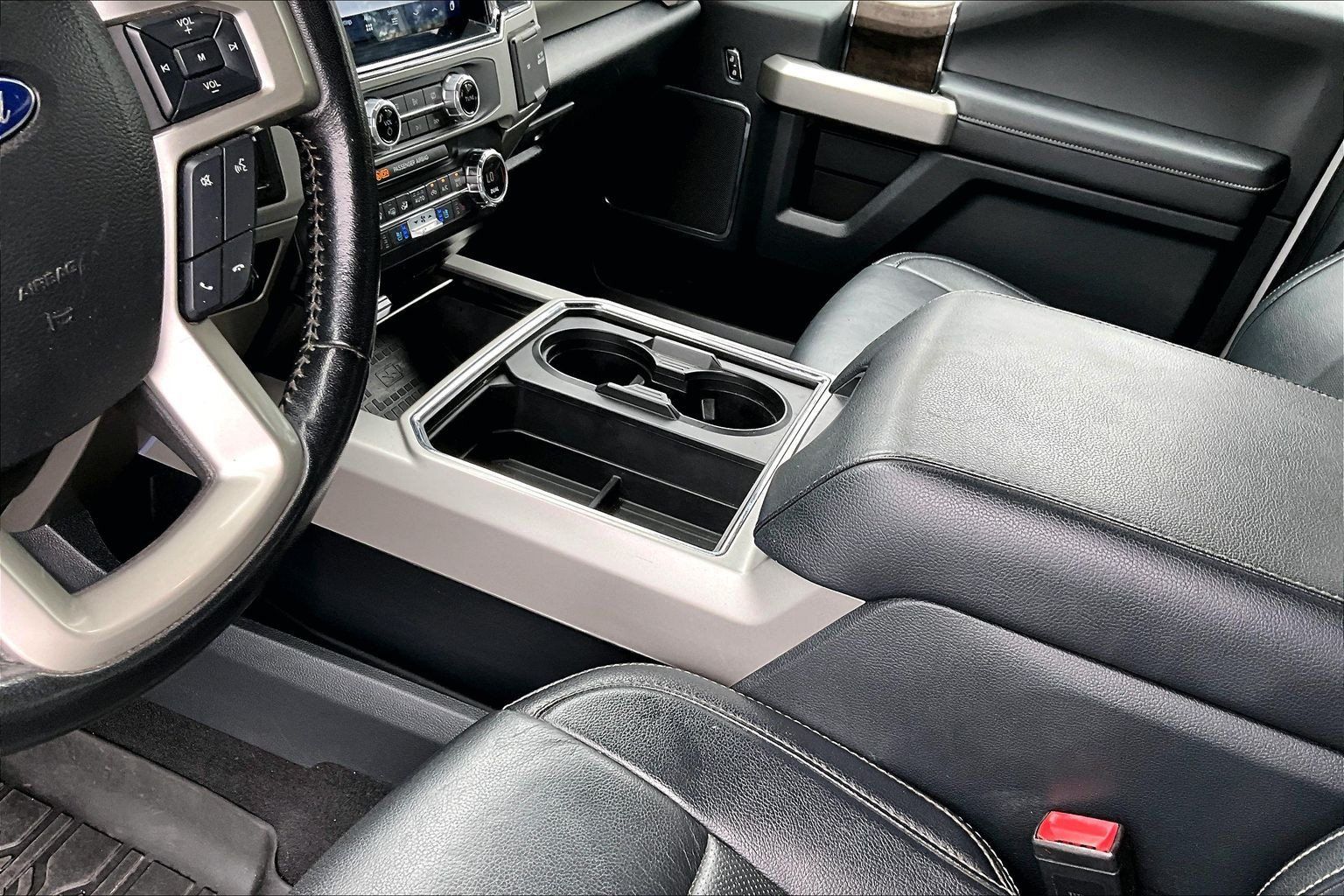 Used 2022 Ford F250 Lariat w/ Black Appearance Package AWD/4WD image 21