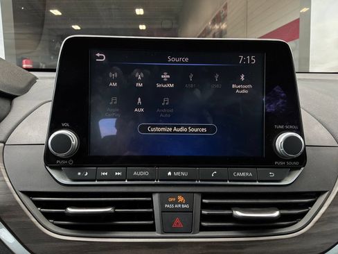 Used 2025 Nissan Altima 2.5 SV FWD image 29