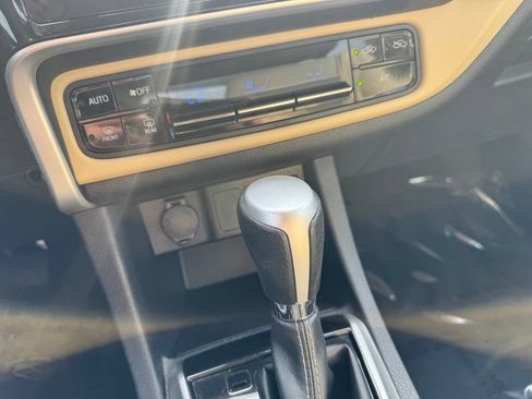 Used 2019 Toyota Corolla LE FWD image 11