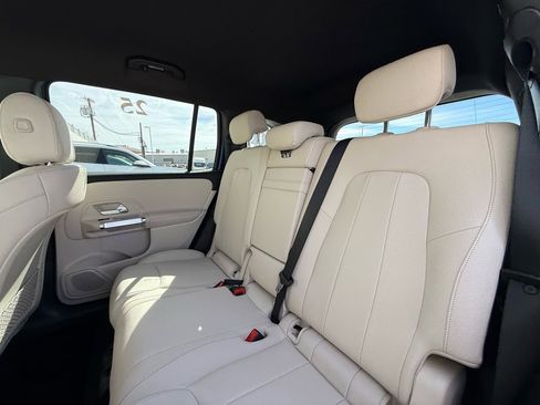 Used 2025 Mercedes-Benz GLB 250 image 7