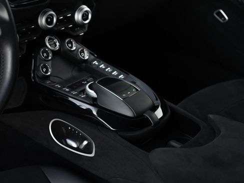 Used 2020 Aston Martin V8 Vantage Coupe RWD image 19