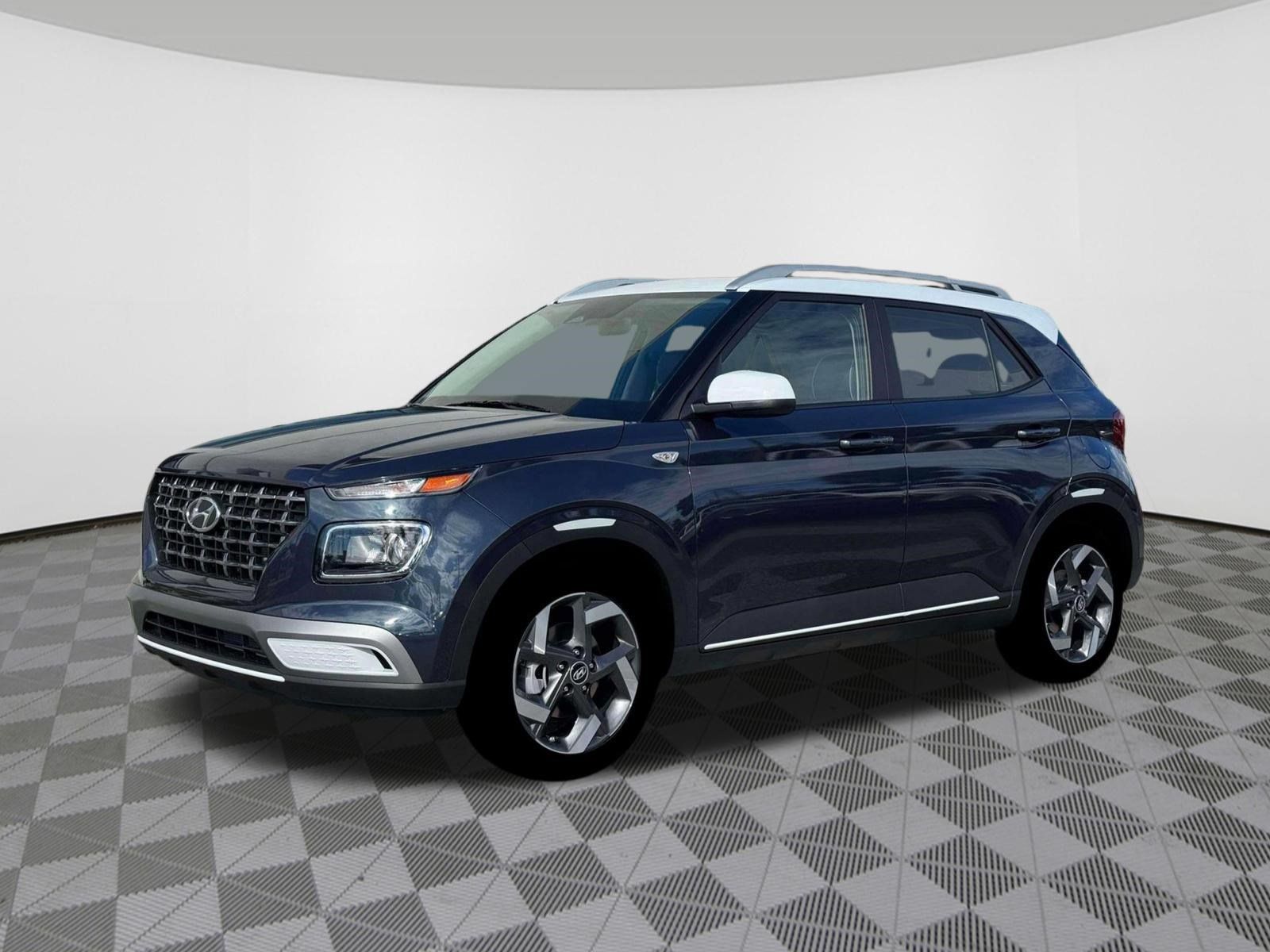 New 2026 Hyundai Venue SEL FWD image 2