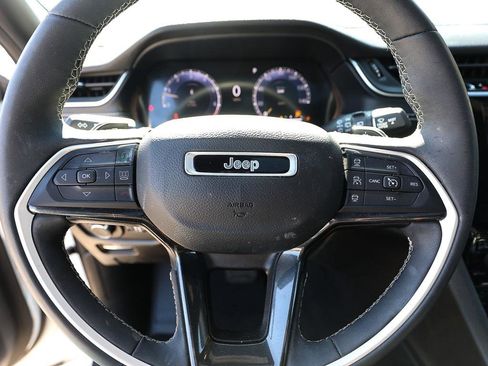 Used 2023 Jeep Grand Cherokee Altitude AWD/4WD image 14