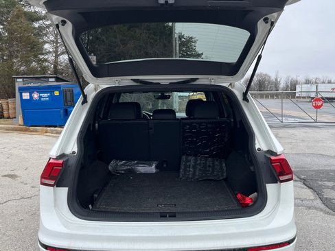 Used 2021 Volkswagen Tiguan SE R-Line image 12