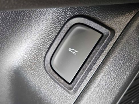 New 2026 Chevrolet Equinox LT w/ Convenience Package II AWD/4WD image 19