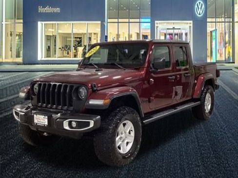 Used 2022 Jeep Gladiator Sport image 3