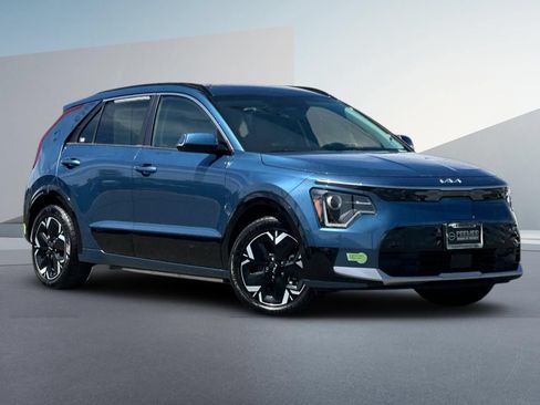 Used 2023 Kia Niro Wind FWD image 2