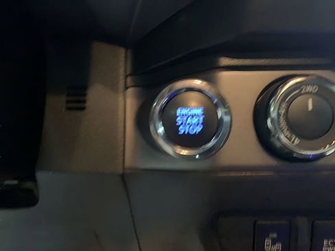 Used 2023 Toyota Tacoma TRD Off-Road image 22