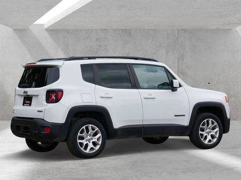 Used 2017 Jeep Renegade Latitude w/ Popular Equipment Group AWD/4WD image 3