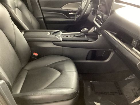 Used 2024 Toyota Grand Highlander AWD image 24