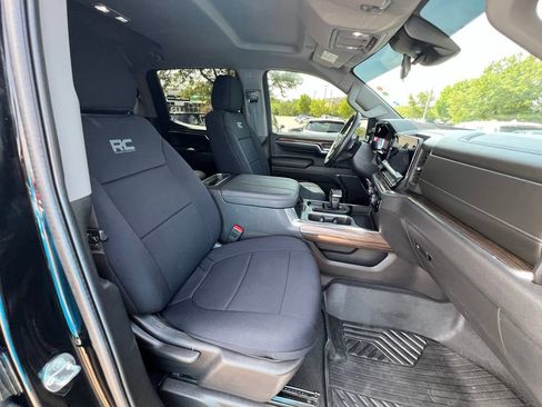 Used 2023 Chevrolet Silverado 1500 LT Trail Boss w/ LPO, Dark Essentials Package AWD/4WD image 27