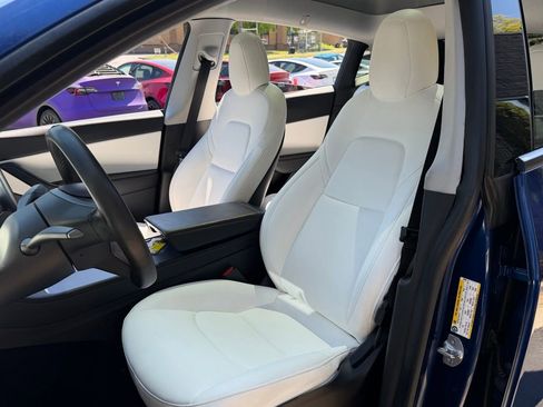 Used 2021 Tesla Model Y Long Range image 27