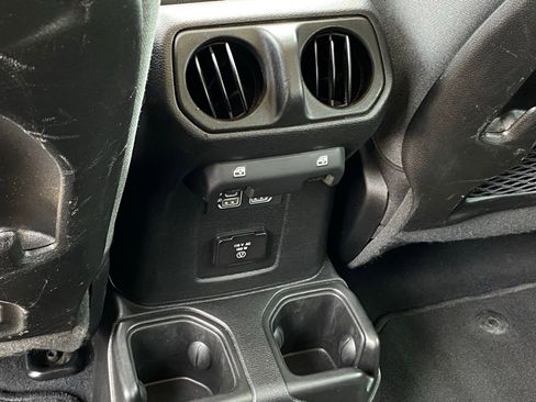 Used 2024 Jeep Wrangler Unlimited Rubicon AWD/4WD image 27