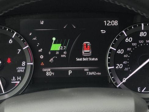 Used 2021 Toyota Highlander XLE AWD/4WD image 16