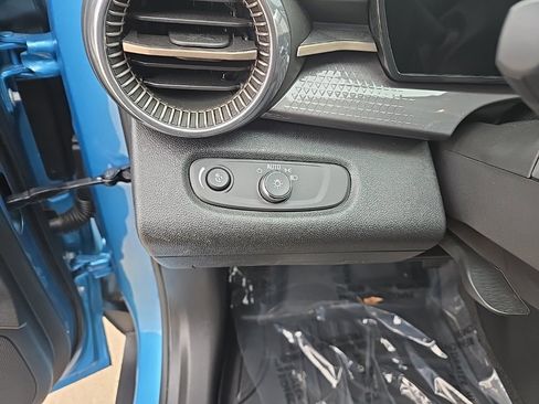 Used 2025 Chevrolet Trax ACTIV w/ Driver Confidence Package image 11