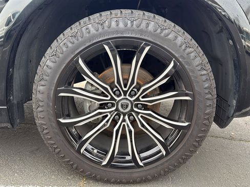 Used 2022 Nissan Armada Platinum w/ Captain's Chairs Package image 5