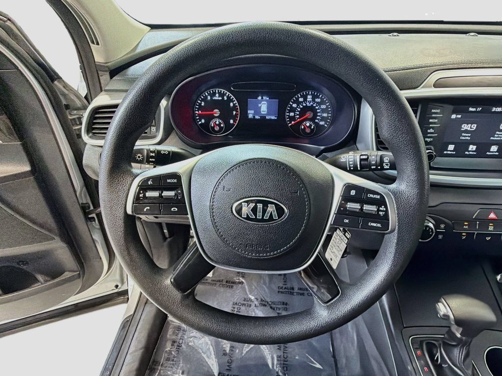 Used 2020 Kia Sorento AWD V6 image 8