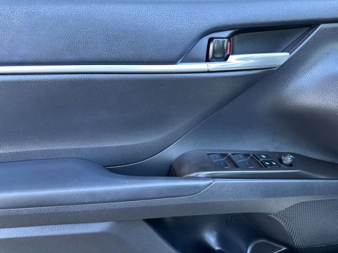 Used 2023 Toyota Camry SE image 11