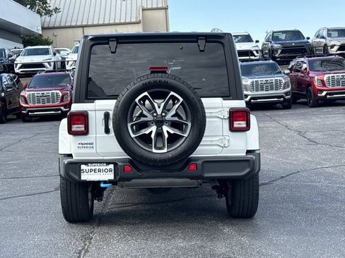Used 2024 Jeep Wrangler Unlimited w/ Convenience Group AWD/4WD image 4