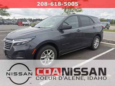 Used 2022 Chevrolet Equinox LS w/ LS Convenience Package AWD/4WD image 1
