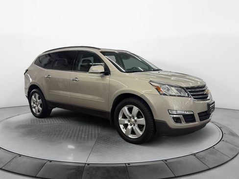 Used 2017 Chevrolet Traverse LT w/ Style and Technology Package AWD/4WD image 4