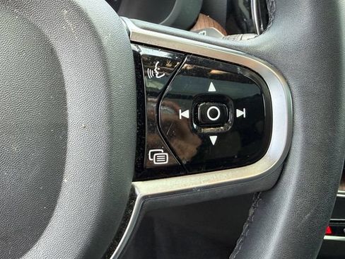 Certified 2023 Volvo XC60 B5 Plus w/ Protection Package Premier FWD image 25