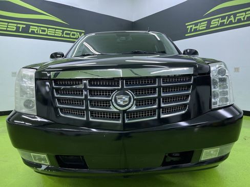 Used 2013 Cadillac Escalade Platinum image 3