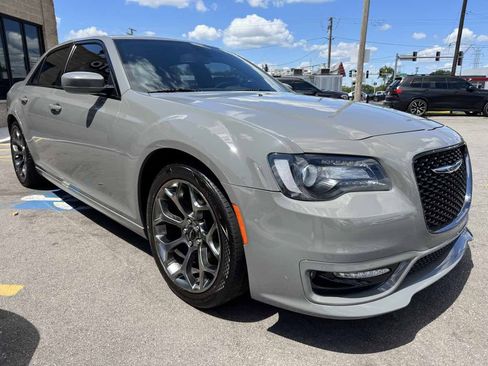 Used 2018 Chrysler 300 S w/ S Model Appearance Package RWD image 3