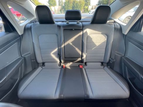 Used 2025 Volkswagen Jetta SE image 34