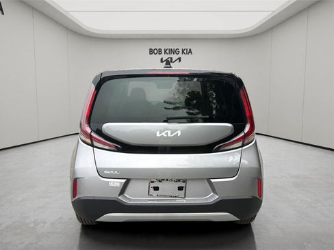 Used 2025 Kia Soul LX w/ LX Technology Package FWD image 4