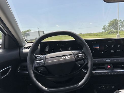 Used 2025 Kia K4 FWD image 13