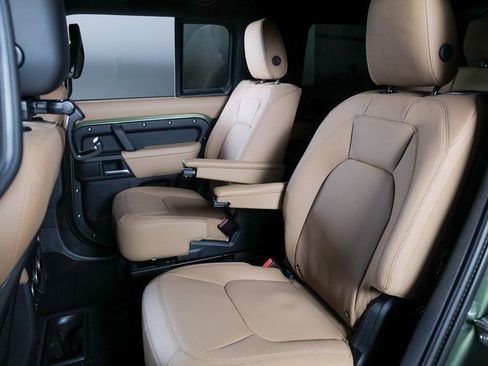 New 2026 Land Rover Defender 130 X-Dynamic SE image 5