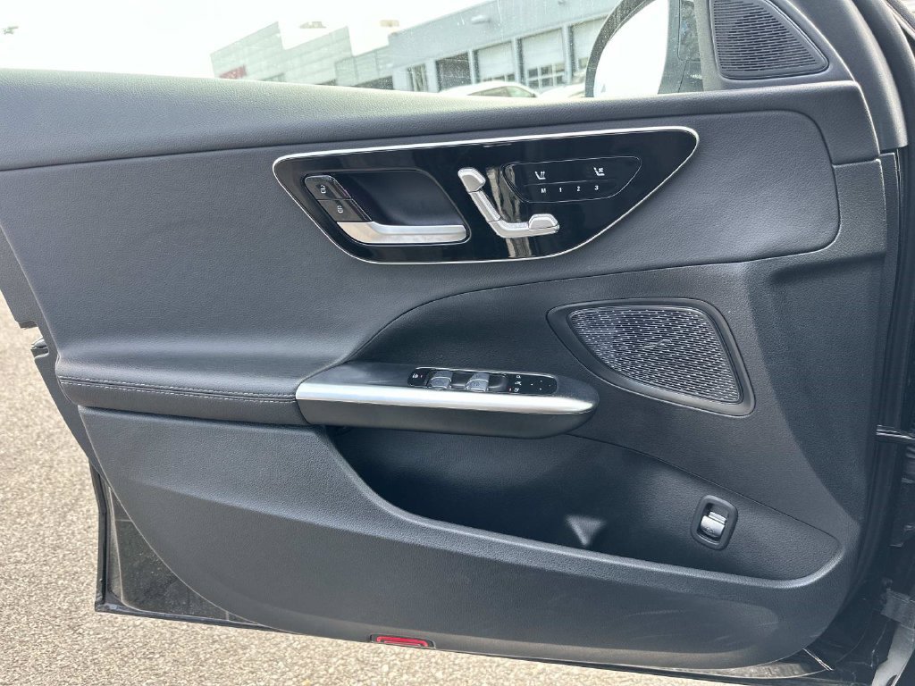 Used 2025 Mercedes-Benz C 300 4MATIC Sedan image 22
