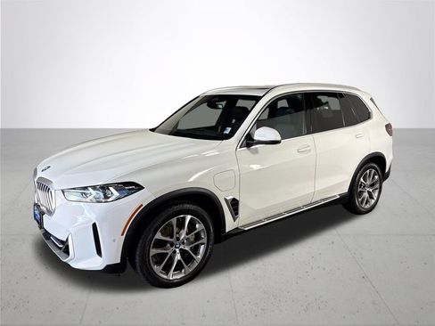 Used 2025 BMW X5 xDrive50e AWD/4WD image 2