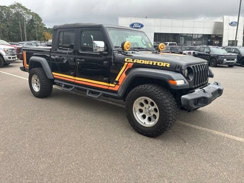 Used 2020 Jeep Gladiator Sport AWD/4WD image 1